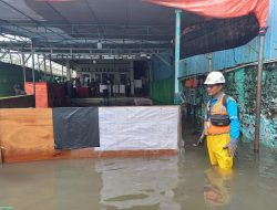 Siaga Banjir, PLN Edukasi Warga Tentang Penggunaan Listrik yang Aman