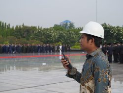 Peringati Hari Pahlawan, Wapres Gibran Ikut Upacara dengan Seksama