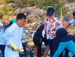 Aksi Bersih-bersih Pantai Cempae Parepare bersama Andi Nurhaldin Halid