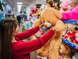 Boneka, Mainan Klasik yang Selalu Diminati di Segala Usia