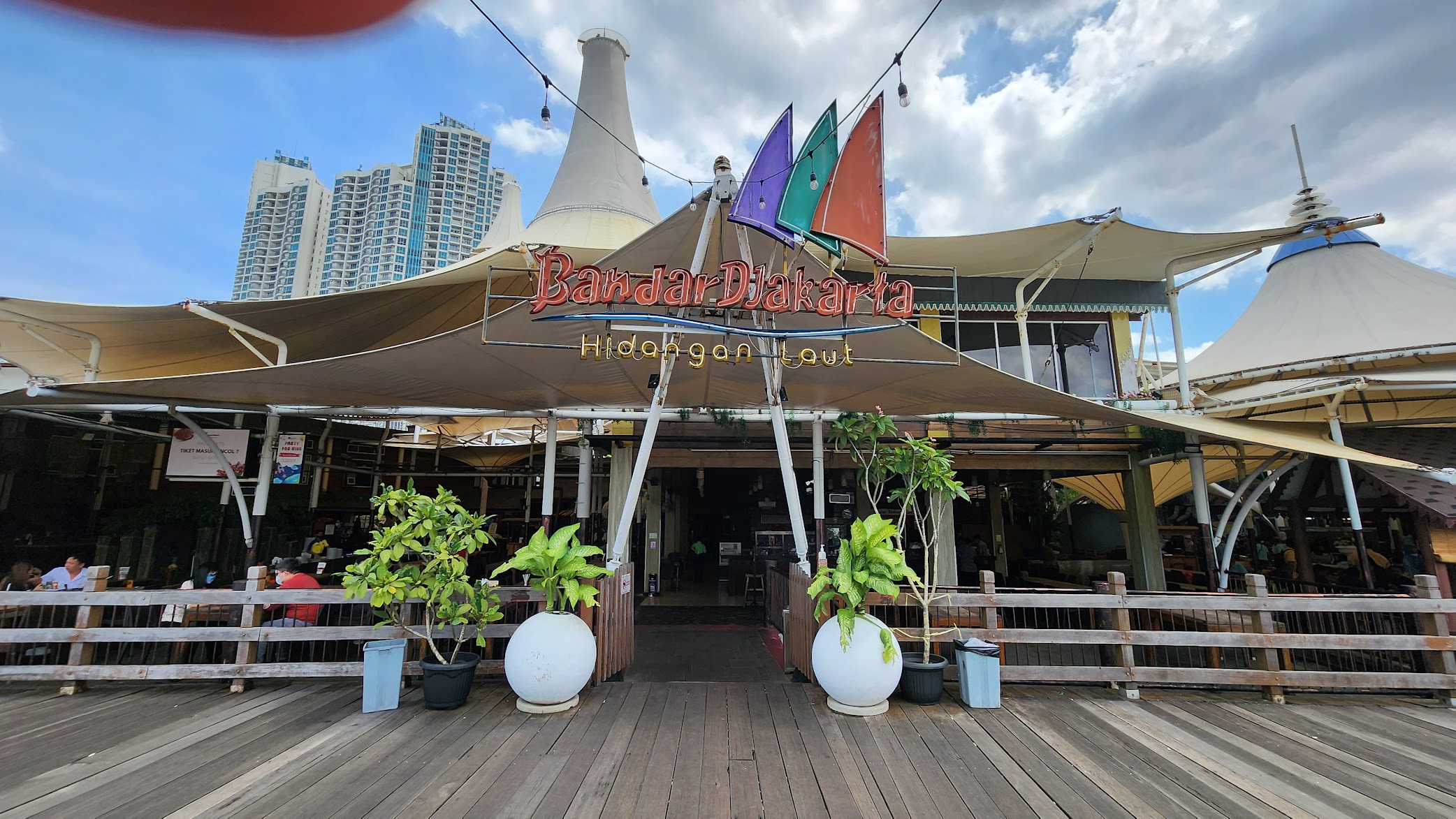 restoran Bandar Djakarta yang berada di Jakarta