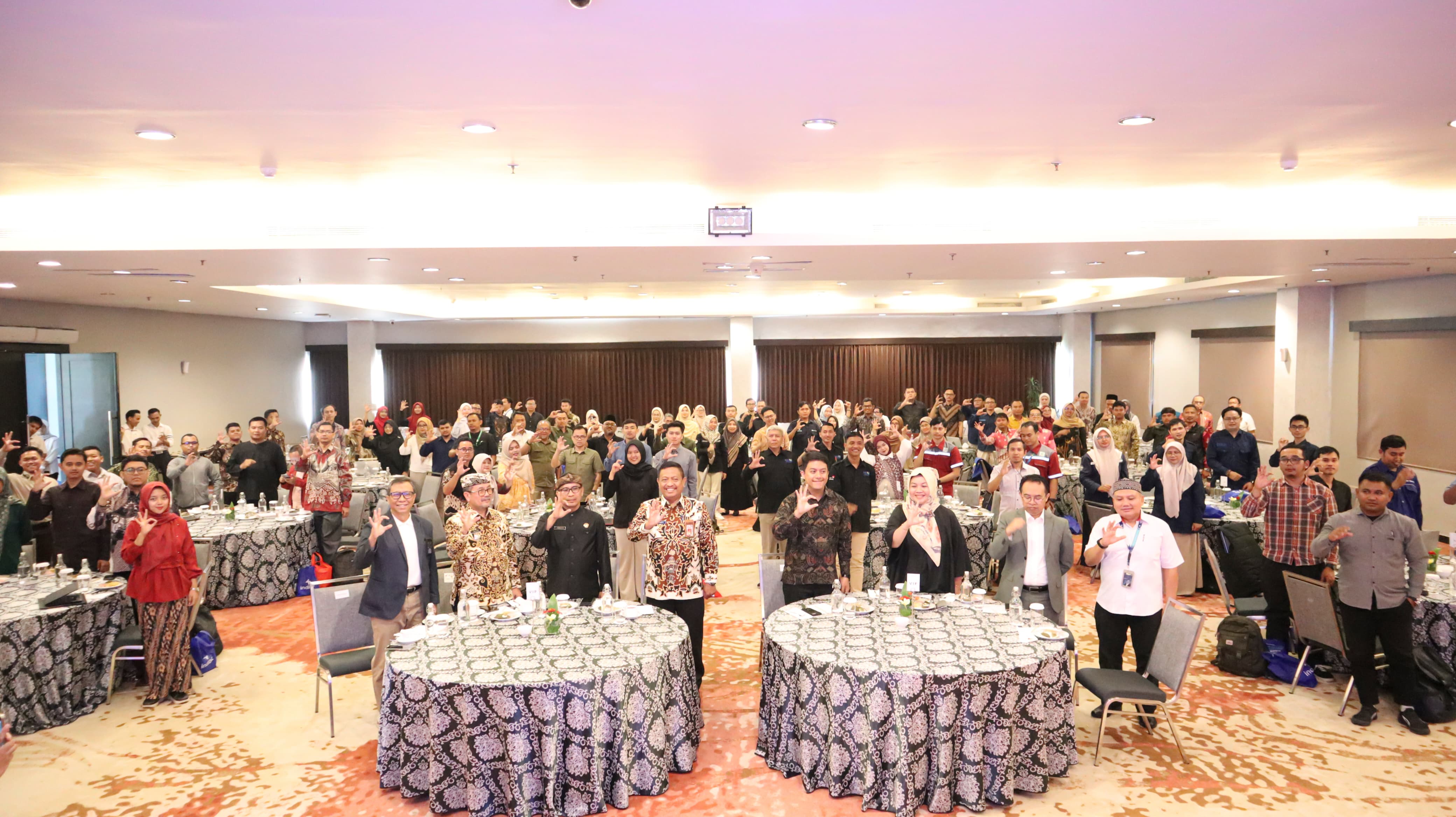 Transformasi Digital Pendidikan: IDL 2025 Telkom Hadirkan Pelatihan untuk Guru Ciayumajakuning di Cirebon