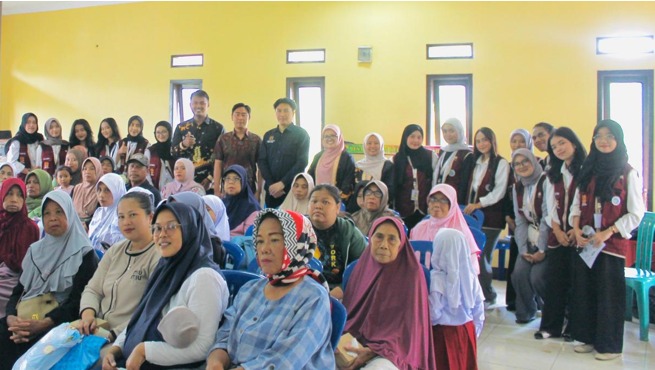 Mahasiswa KKN UBK Kolaborasi dengan Dosen Pengmas Gelar Penyuluhan Hipertensi, Cek Kesehatan Gratis, dan Penanaman Tanaman Herbal di Desa Citaman